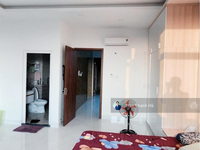 Cho thuê nhà nguyên căn 5x22 đường rộng 25m, hầm xe an ninh, full máy lạnh ở vạn phúc city