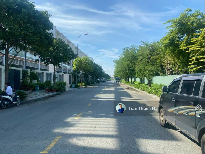 Cho thuê nhà nguyên căn 5x22 đường rộng 25m, hầm xe an ninh, full máy lạnh ở vạn phúc city