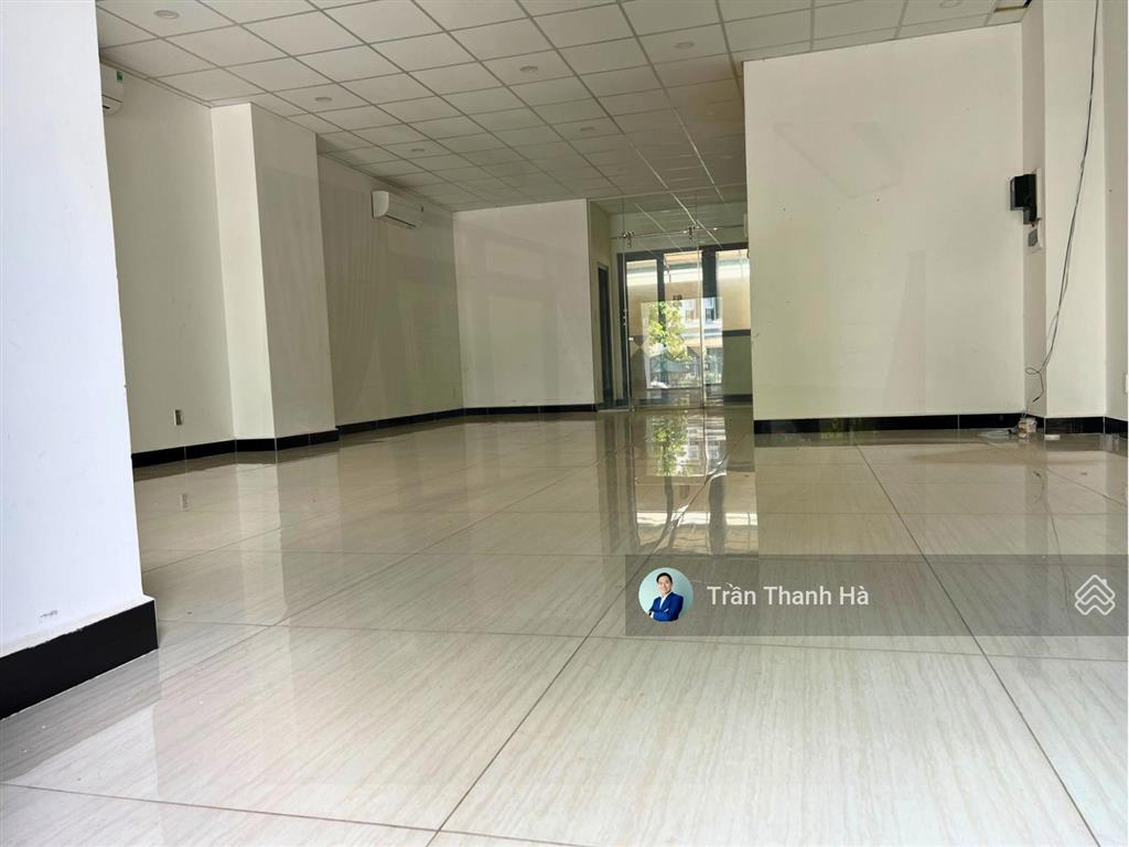 Cho thuê nguyên căn 7x20m hầm + 4 tầng, thang máy, phù hợp làm văn phòng/kinh doanh  vạn phúc city