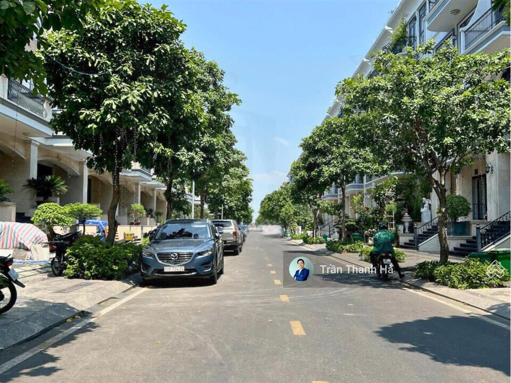 Cho thuê nguyên căn 7x20m hầm + 4 tầng, thang máy, phù hợp làm văn phòng/kinh doanh  vạn phúc city