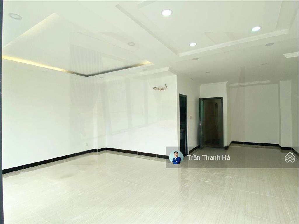 Cho thuê nguyên căn 7x20m hầm + 4 tầng, thang máy, phù hợp làm văn phòng/kinh doanh  vạn phúc city