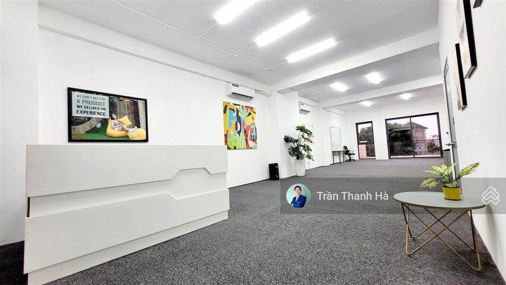 Cho thuê văn phòng rộng 90m2 đường lớn đậu xe thoải mái giá chỉ 12tr, xuất được vat  vạn phúc city