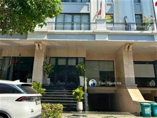 Bán nhà 7x19m, hầm + 4 tầng, thang máy, có dòng tiền cho thuê ổn định. giá chỉ 30,5tỷ vạn phúc city