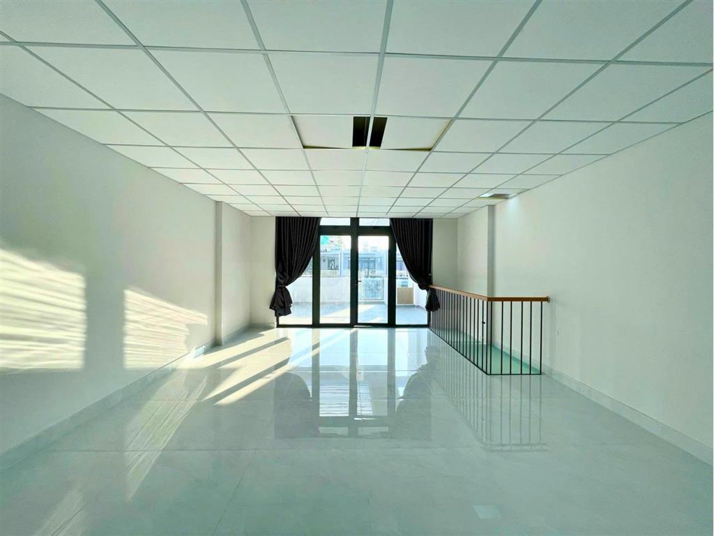 Cho thuê nguyên căn 5x20m vạn phúc city  phù hợp làm văn phòng, showroom, spa  giá 35 triệu/tháng