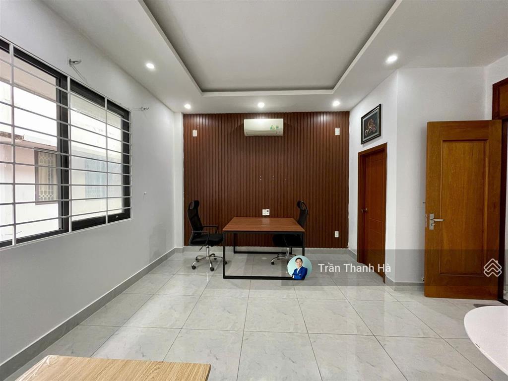 Cho thuê văn phòng 30m2, full nội thất, vat đầy đủ  vạn phúc city
