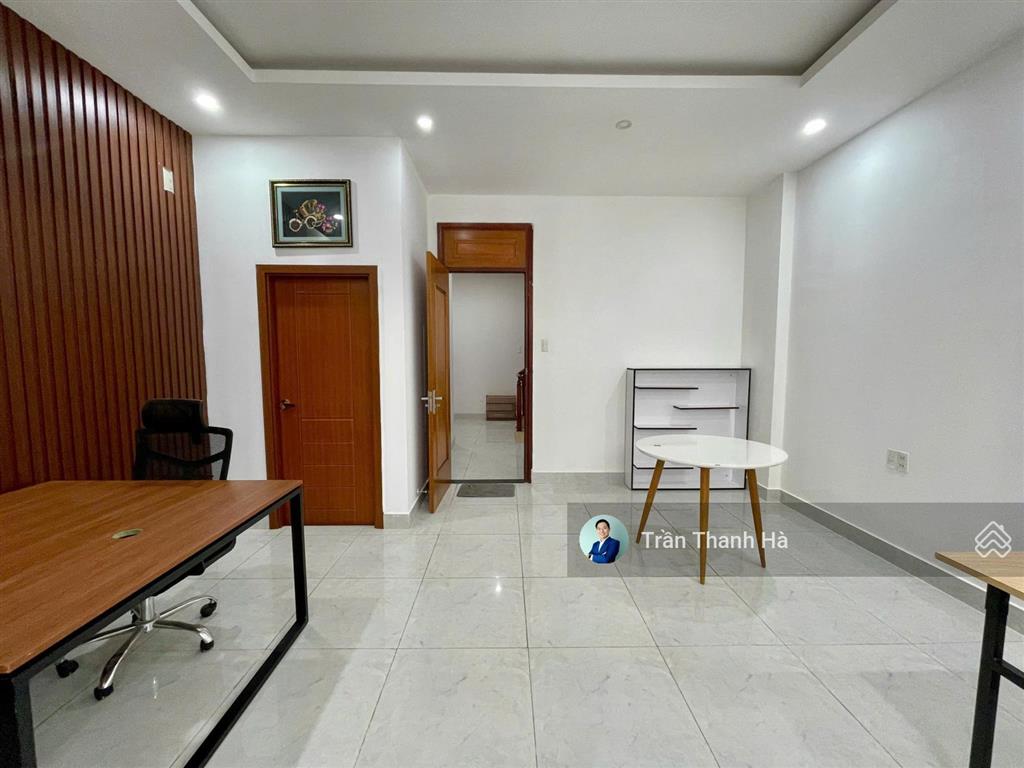 Cho thuê văn phòng 30m2, full nội thất, vat đầy đủ  vạn phúc city