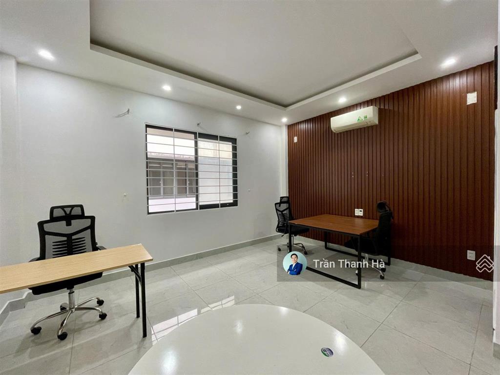 Cho thuê văn phòng 30m2, full nội thất, vat đầy đủ  vạn phúc city