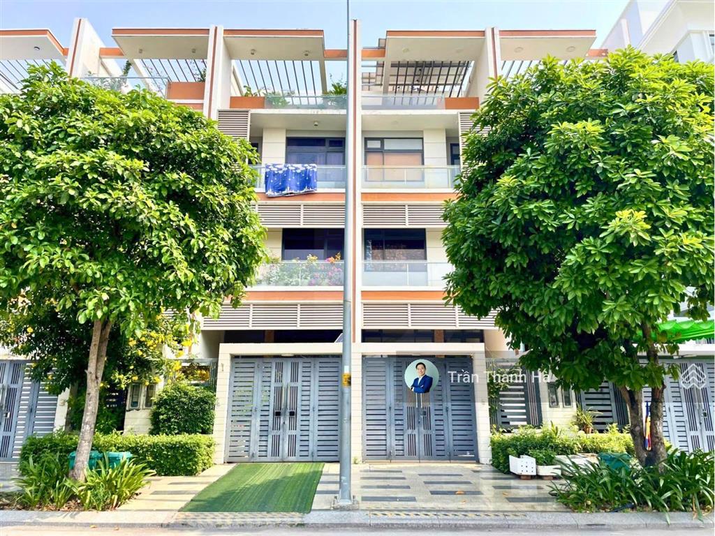 Cho thuê văn phòng 35m² full nội thất, có ban công giá chỉ 8tr/tháng  vạn phúc city