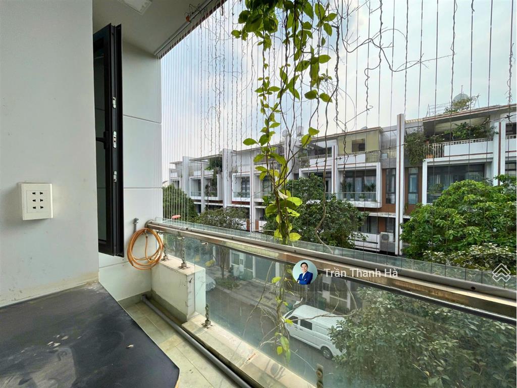 Cho thuê văn phòng 35m² full nội thất, có ban công giá chỉ 8tr/tháng  vạn phúc city