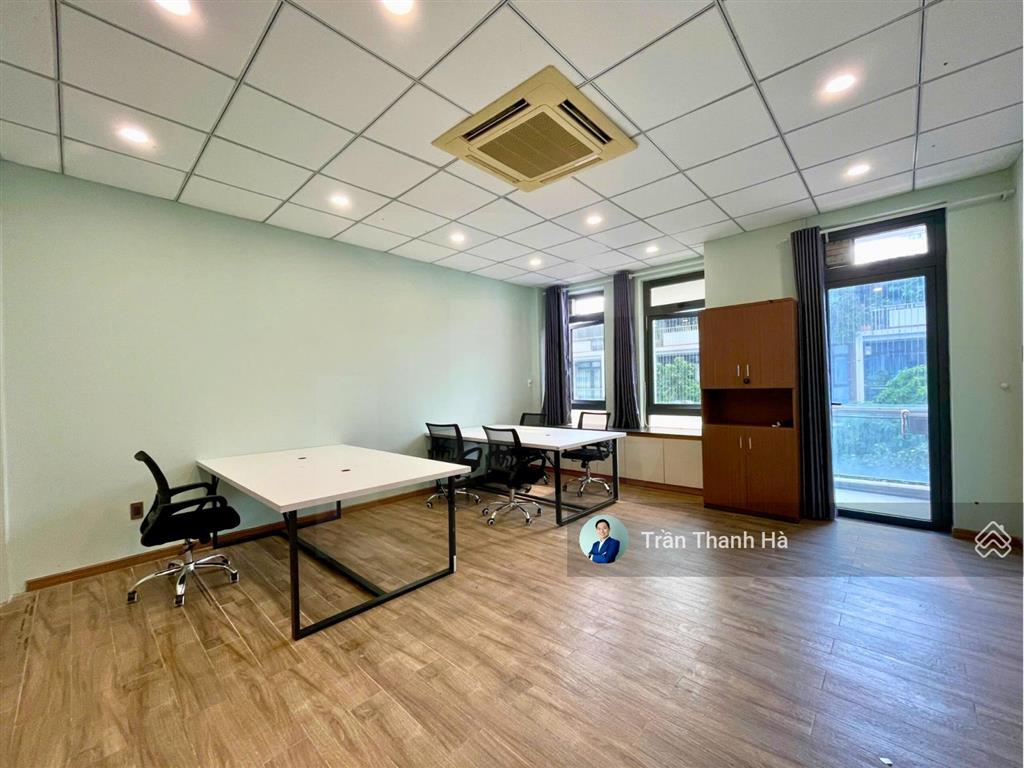 Cho thuê văn phòng 35m² full nội thất, có ban công giá chỉ 8tr/tháng  vạn phúc city