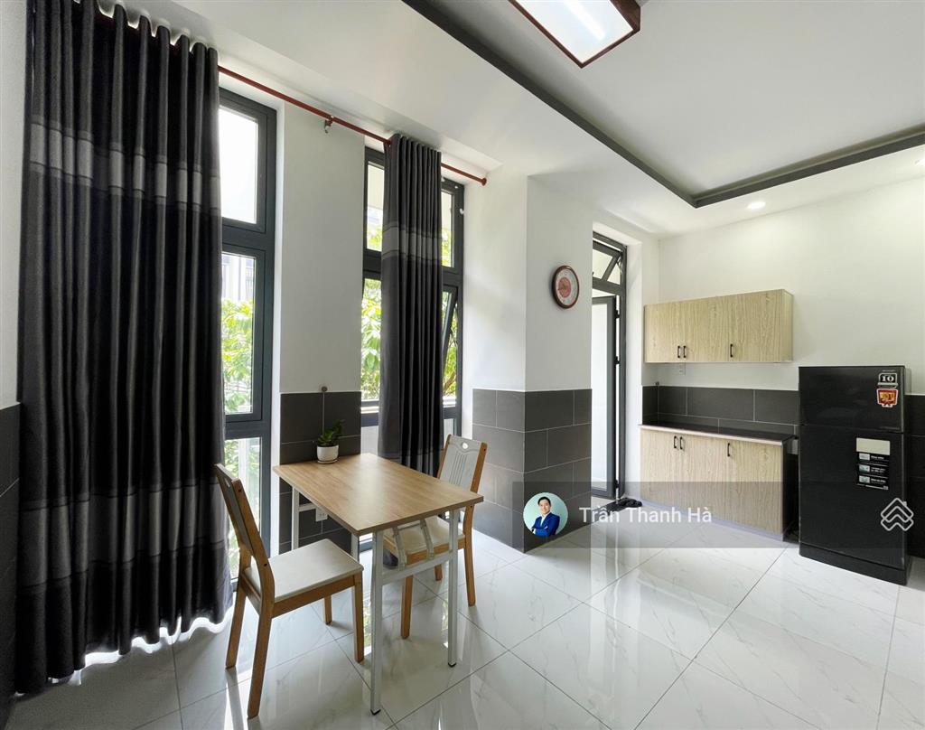 Cho thuê căn hộ tách bếp, full nội thất, có thang máy, xách vali vào là ở tại vạn phúc city