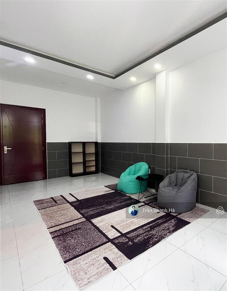 Cho thuê căn hộ tách bếp, full nội thất, có thang máy, xách vali vào là ở tại vạn phúc city