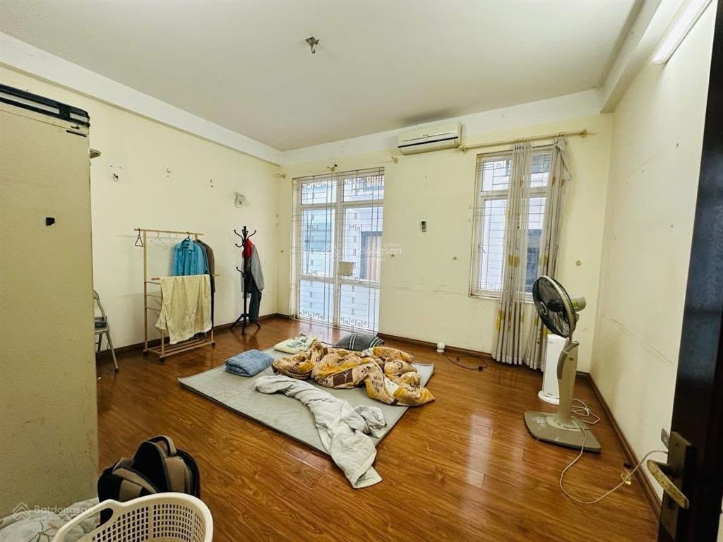 Bán nr 50mx5t,mt 5.1m giá 18.3tỷ lạc long quân cầu giấy ngõ thông ngõ rộng thoáng,10m ra ô tô tránh