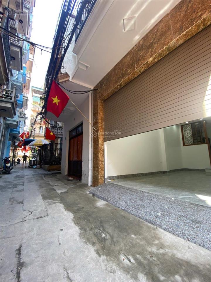 Phân lô 6 tầng thang máy nguyễn đình hoàn trung tâm cầu giấy 45m,mt4.5m ô tô vào nhà 10m ra mặt phố