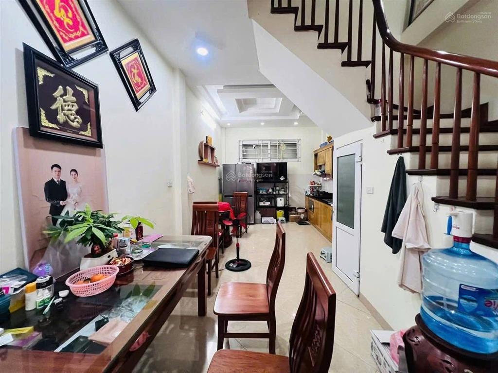 12 tỷ chính chủ bán nhà nguyễn khánh toàn cầu giấydt40mx5t,mt3.8m ngõ thông kinh doanh ô tô vào nhà