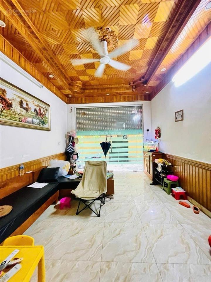 Bán nhà dân xây nguyễn khánh toàn cầu giấy 45mx5t,mt4m giá12tỷ mặt ngõ thông kinh doanh 15m ra phố