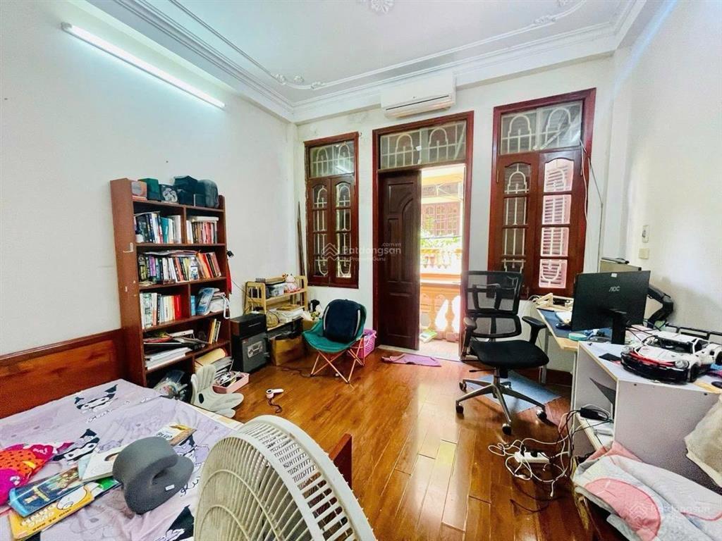 Bán nhà dân xây nguyễn khánh toàn cầu giấy 45mx5t,mt4m giá12tỷ mặt ngõ thông kinh doanh 15m ra phố