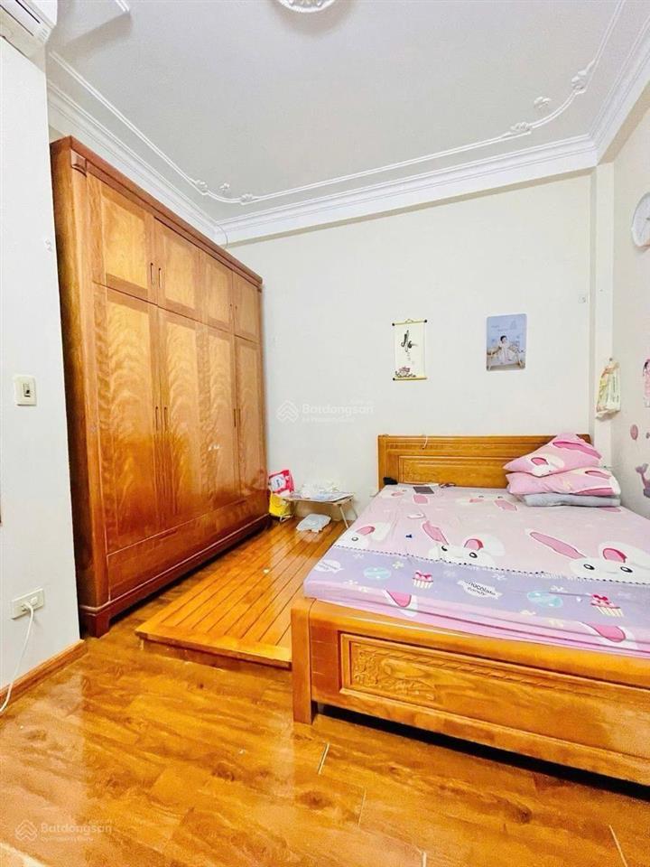 Bán nhà dân xây nguyễn khánh toàn cầu giấy 45mx5t,mt4m giá12tỷ mặt ngõ thông kinh doanh 15m ra phố