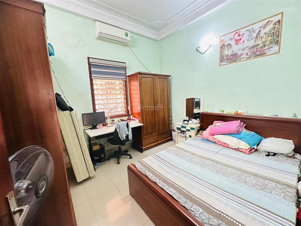 Nhà đẹp dân xây trung tâm cầu giấy 45mx5t,mt4m giá 12 tỷ mặt ngõ thông kinh doanh 15m ra mặt phố