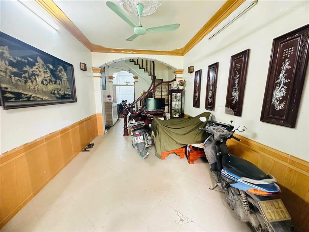 Nhà đẹp dân xây trung tâm cầu giấy 45mx5t,mt4m giá 12 tỷ mặt ngõ thông kinh doanh 15m ra mặt phố