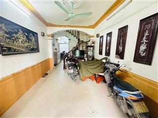 Nhà đẹp dân xây trung tâm cầu giấy 45mx5t,mt4m giá 12 tỷ mặt ngõ thông kinh doanh 15m ra mặt phố