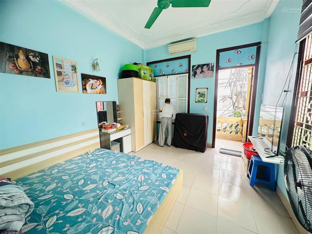 Chính chủ bán nhà quan hoa tt cầu giấy 45mx5t,mt4m giá12tỷ mặt ngõ thông kinh doanh 15m ra mặt phố