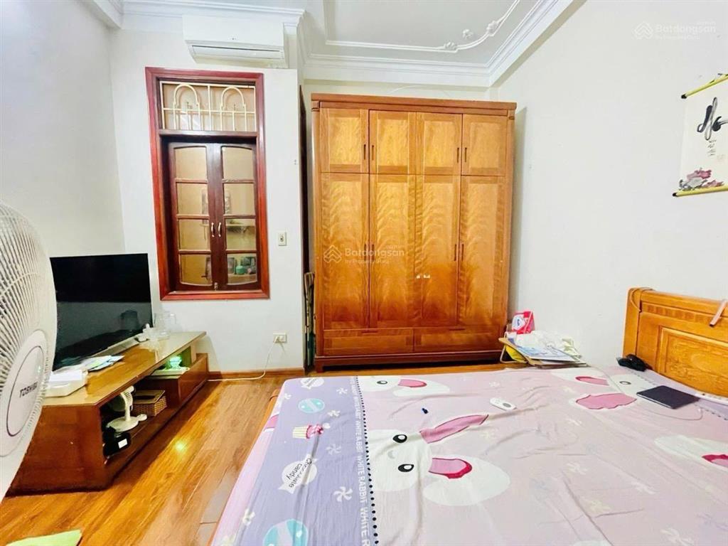 Chính chủ bán nhà quan hoa tt cầu giấy 45mx5t,mt4m giá12tỷ mặt ngõ thông kinh doanh 15m ra mặt phố