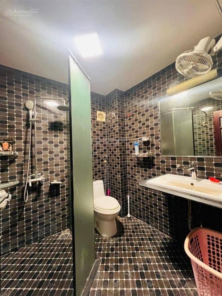 Bán nhà lô góc 3 thoáng phan văn trường cầu giấy40mx5t,mt10m giá 12.5tỷ ô tô tránh thông kinh doanh