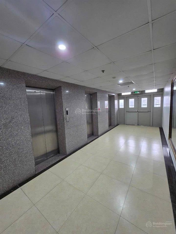 Cần bán gấp căn cc c18 lạc long quân tây hồ80m 2 ngủ 2vs vị trí đắc địa view ban công ngắm pháo hoa