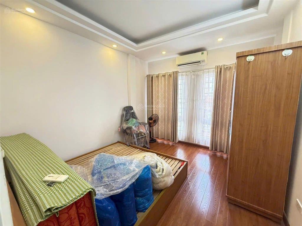 Cần bán gấp ngõ 3 nguyễn khánh toàn 40mx5t, mt 3.8m giá 11.6 tỷ ngõ thông ô tô kinh doanh sát phố