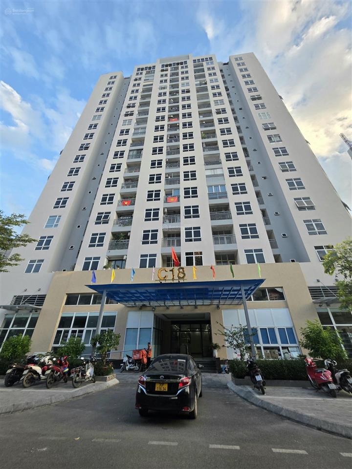 Chính chủ cần cho thuê gấp cc c18 ngõ 655 lạc long quân 101m2, 3pn, 2vs 20tr/tháng, full nội thất