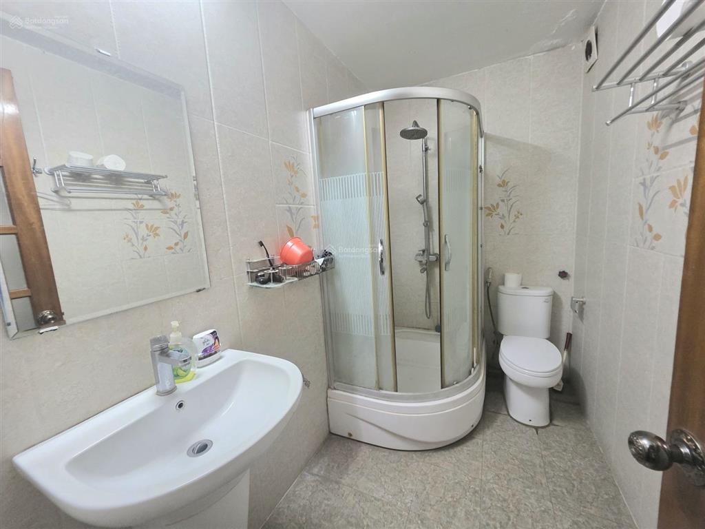 Cho thuê nhà nguyên căn đào tấn ba đình 60m2x5t, mt5m 15.5tr/th 6 ngủ, 4vs ngõ thông 10m ra ô tô
