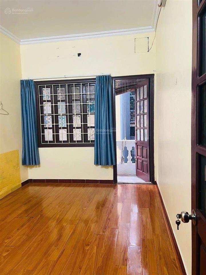 Cho thuê nhà nguyên căn mặt ngõ đội cấn ba đình 40m2x5t, mt4m giá 11 triệu/th 5 ngủ, 4vs kinh doanh