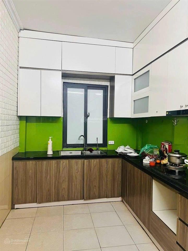Cho thuê nhà nguyên căn mặt ngõ đội cấn ba đình 40m2x5t, mt4m giá 11 triệu/th 5 ngủ, 4vs kinh doanh