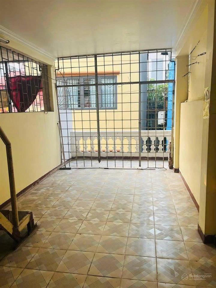 Cho thuê nhà nguyên căn mặt ngõ đội cấn ba đình 40m2x5t, mt4m giá 11 triệu/th 5 ngủ, 4vs kinh doanh