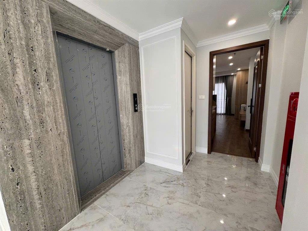 Cho thuê tòa apartment mặt phố đội cấn ba đình 100m2, 9 tầng, mt 5m giá 150tr/th 16 phòng khép kín