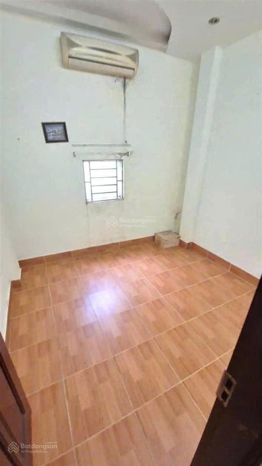 Chính chủ cho thuê nhà nguyên căn ngõ 463 đội cấn dt40mx5t,mt4m giá 13tr/tháng ngõ thông gần ô tô