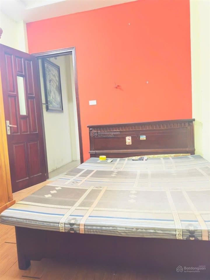Chính chủ cho thuê nhà nguyên căn ngõ 463 đội cấn dt40mx5t,mt4m giá 13tr/tháng ngõ thông gần ô tô