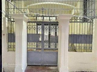 Chính chủ cho thuê nhà phố đội cấn ba đình 50mx4t,mt4m giá 15tr/tháng 10m ra ô tô 30m ra mặt phố