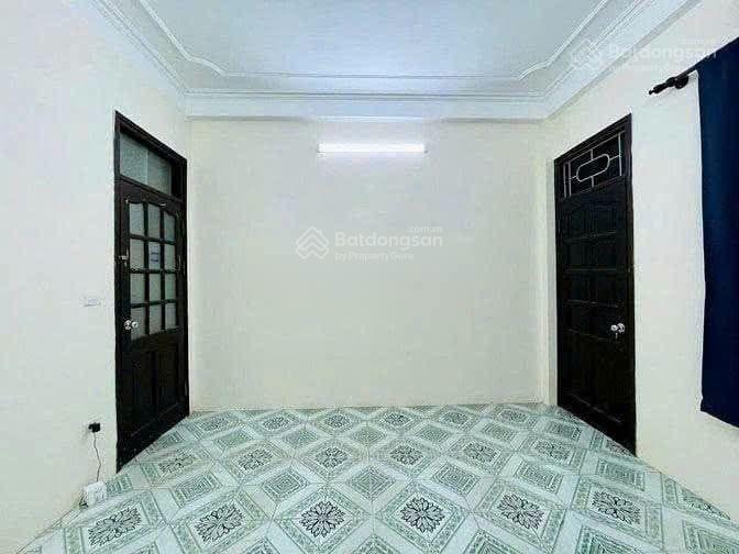 Chính chủ cho thuê nhà phố đội cấn ba đình 50mx4t,mt4m giá 15tr/tháng 10m ra ô tô 30m ra mặt phố