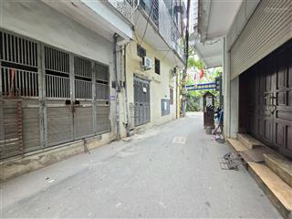 Chỉ 8,5 triệu/ tháng chính chủ cho thuê nhà nguyên căn trần bình cầu giấy 3tầng, 3 ngủ, 2vs kd ô tô