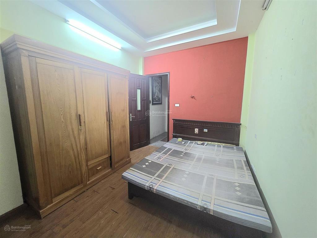 Cho thuê nhà nguyên căn đội cấn ba đình dt40m,5 tầng, 5 ngủ, 4vs giá 12.5tr/tháng full nt ngõ thông