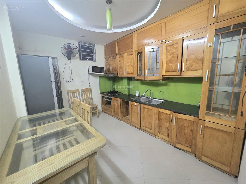 Cho thuê nhà nguyên căn đội cấn ba đình dt40m,5 tầng, 5 ngủ, 4vs giá 12.5tr/tháng full nt ngõ thông