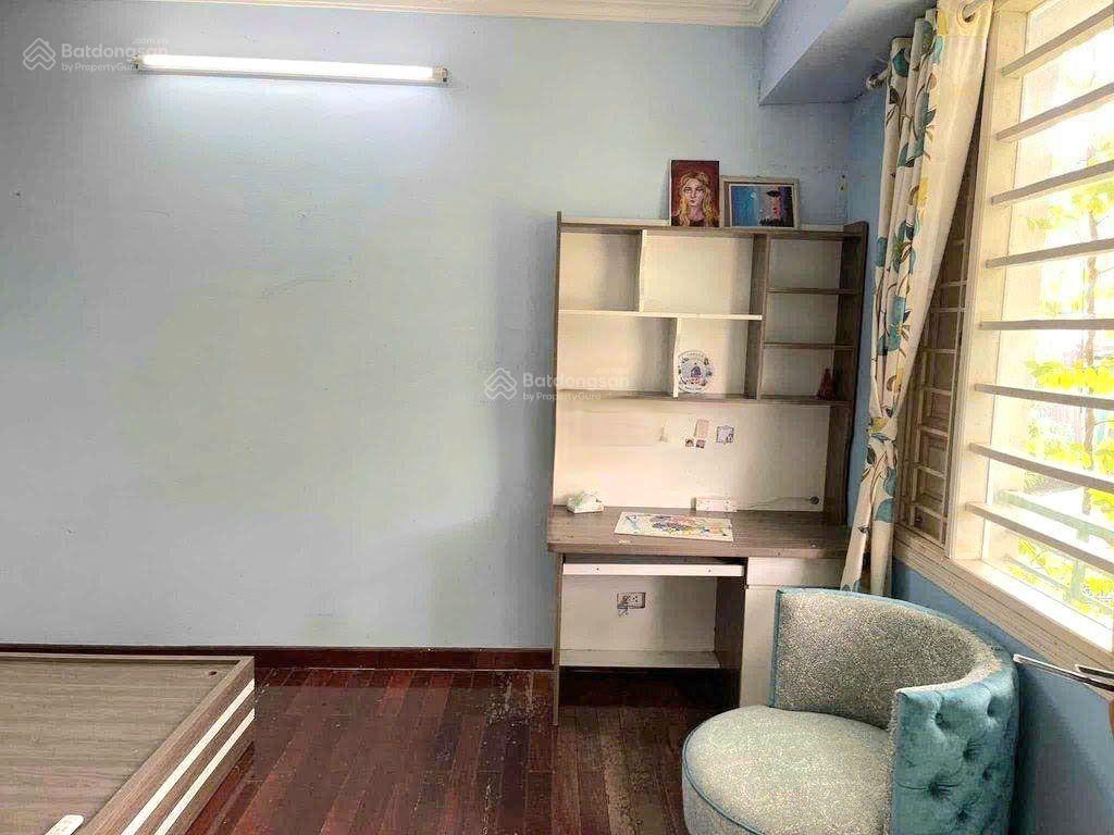 Cho thuê nhà nguyên căn văn cao ba đình dt50m, 4 tầng 5 ngủ, vs giá 15tr/tháng ô tô ngủ trong nhà