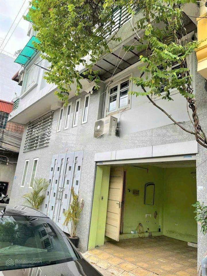 Cho thuê nhà nguyên căn văn cao ba đình dt50m, 4 tầng 5 ngủ, vs giá 15tr/tháng ô tô ngủ trong nhà