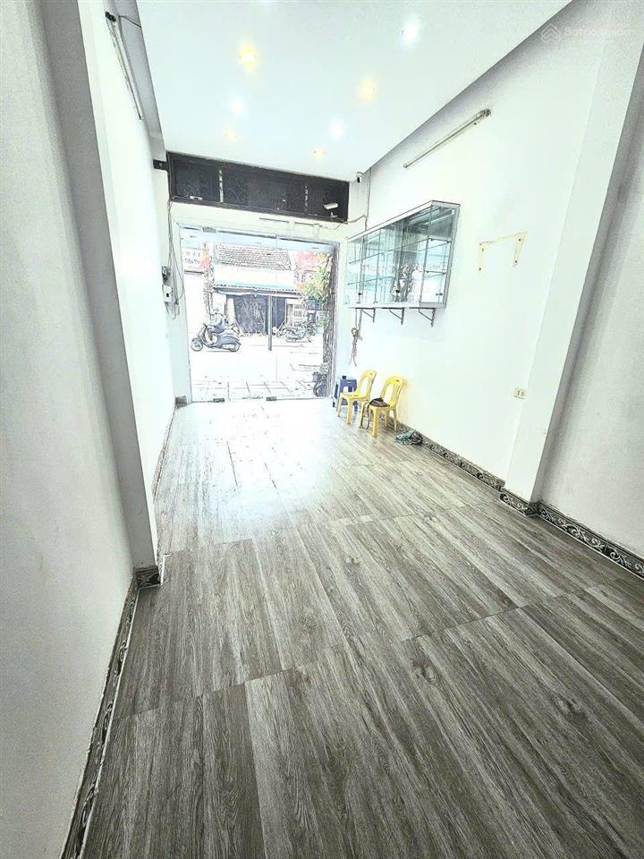 Cho thuê nhà mặt phố kinh doanh sầm uất thụy khuê tây hồ dt 35m2x6t, 4pn, 4vs giá 14,5tr/tháng ô tô