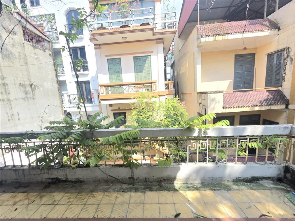 Cho thuê nhà phố đội cấn ba đình, dt55m2x3tmt5m giá14tr/tháng lô góc ô tô kinh doanh 15m ra mặt phố