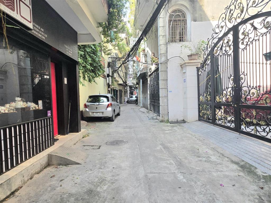 Cho thuê nhà phố đội cấn ba đình, dt55m2x3tmt5m giá14tr/tháng lô góc ô tô kinh doanh 15m ra mặt phố