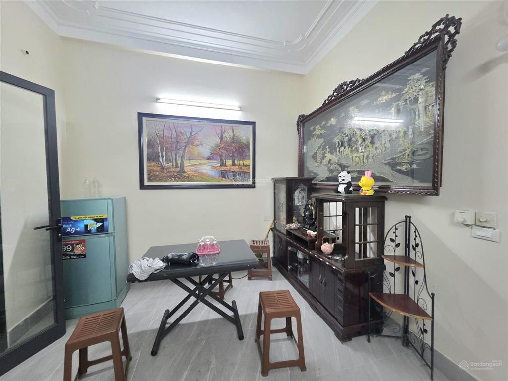 Cần cho thuê nhà nguyên căn lô góc phố đội cấn ba đình 35m2x4t,4pn,3vs10tr/tháng ngõ thông kd onl