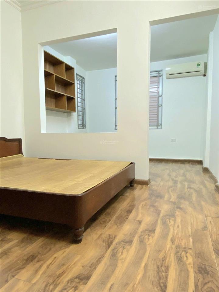 Cho thuê nhà ngọc khánh,ba đình dt35m2x4t,3pn,3vs giá 14tr/tháng ngõ thông ô tô đỗ sát phố tiện ích